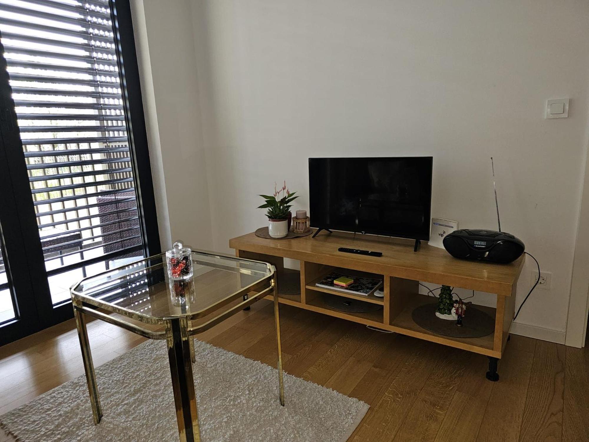 Britt Apartment *